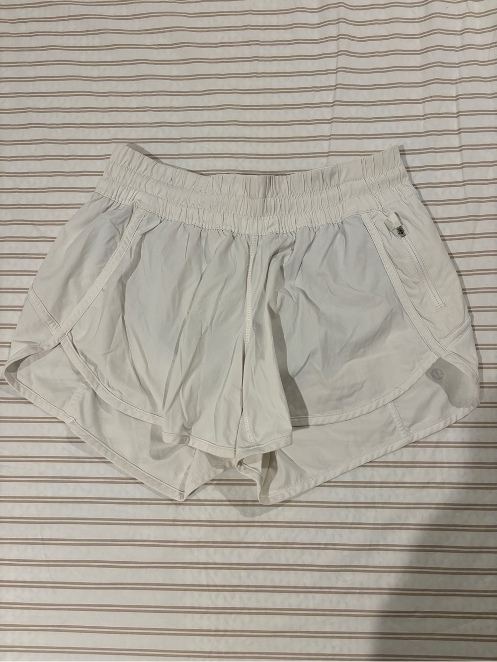 LULULEMON Women’s Active Shorts in White
